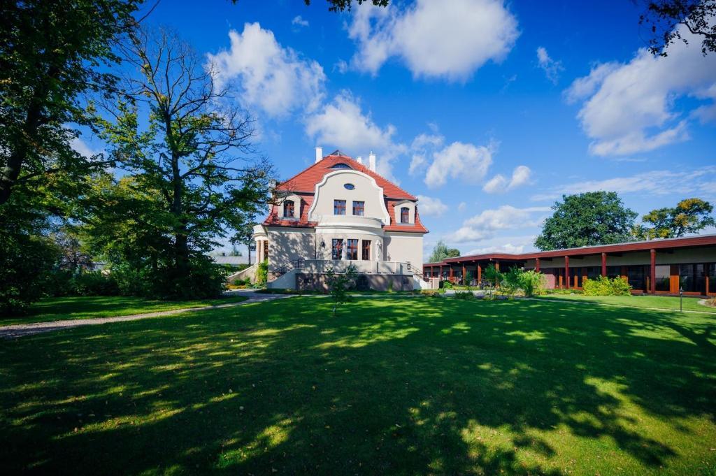 Villa Cztery Pory Roku Zbąszynek Buitenkant foto