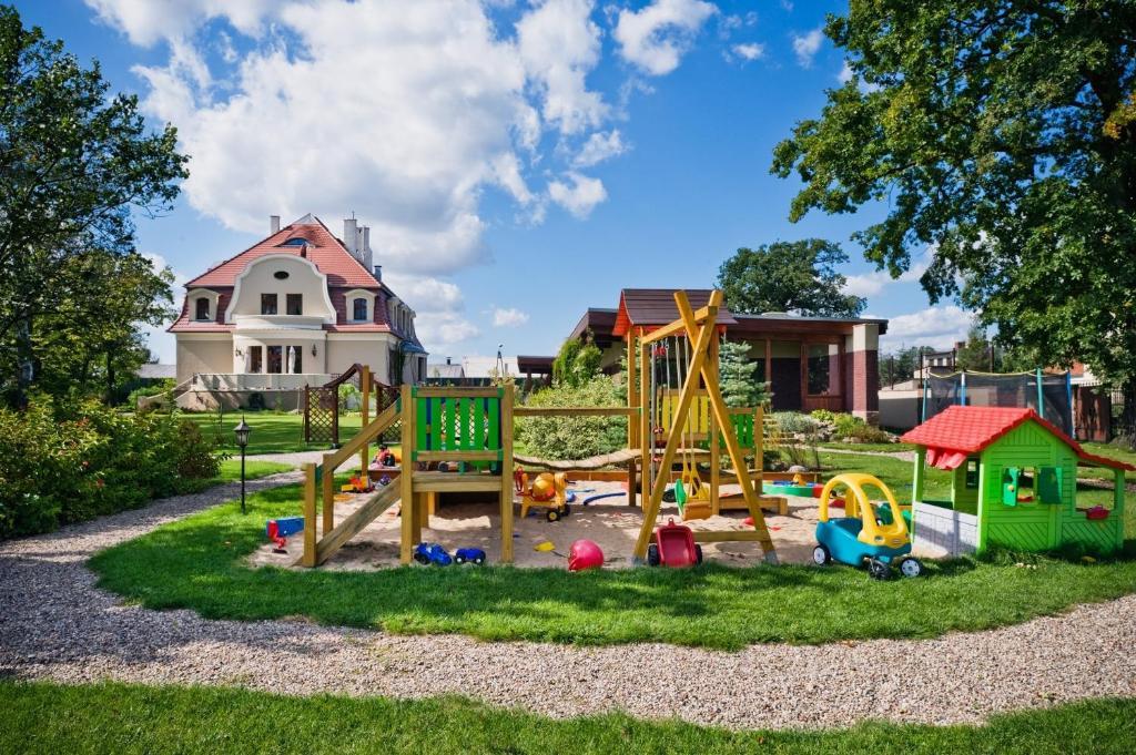 Villa Cztery Pory Roku Zbąszynek Buitenkant foto