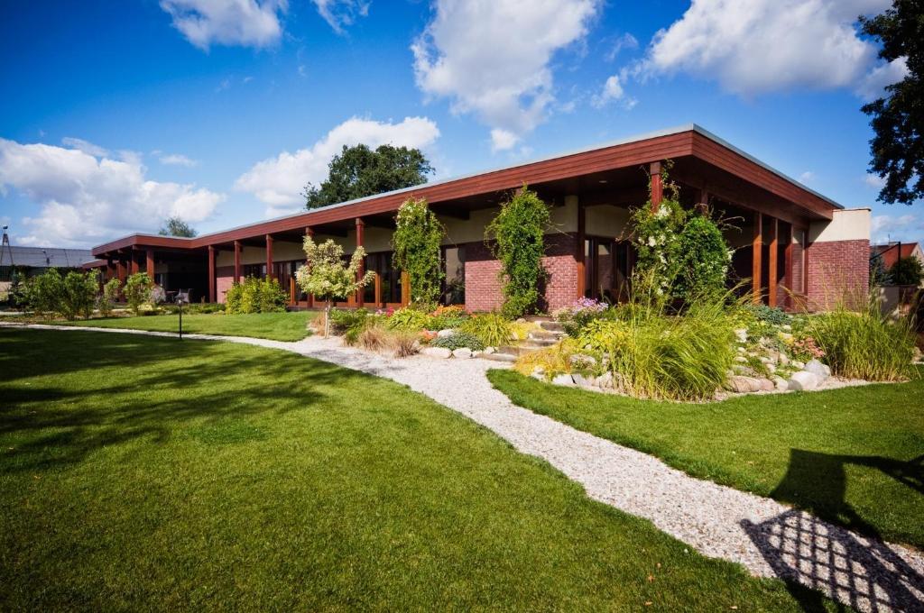Villa Cztery Pory Roku Zbąszynek Buitenkant foto