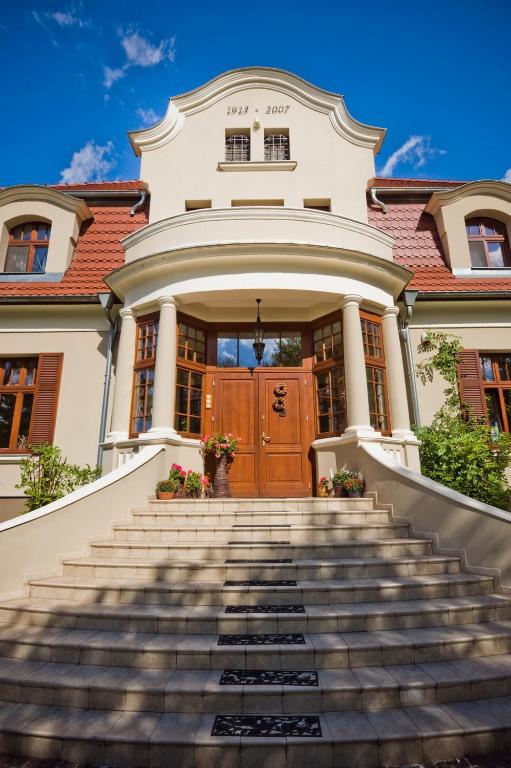 Villa Cztery Pory Roku Zbąszynek Buitenkant foto